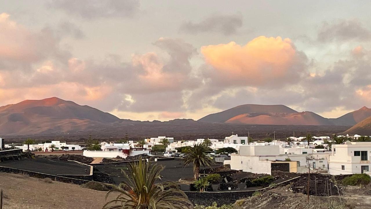 Villa Vulcano Uga Bagian luar foto