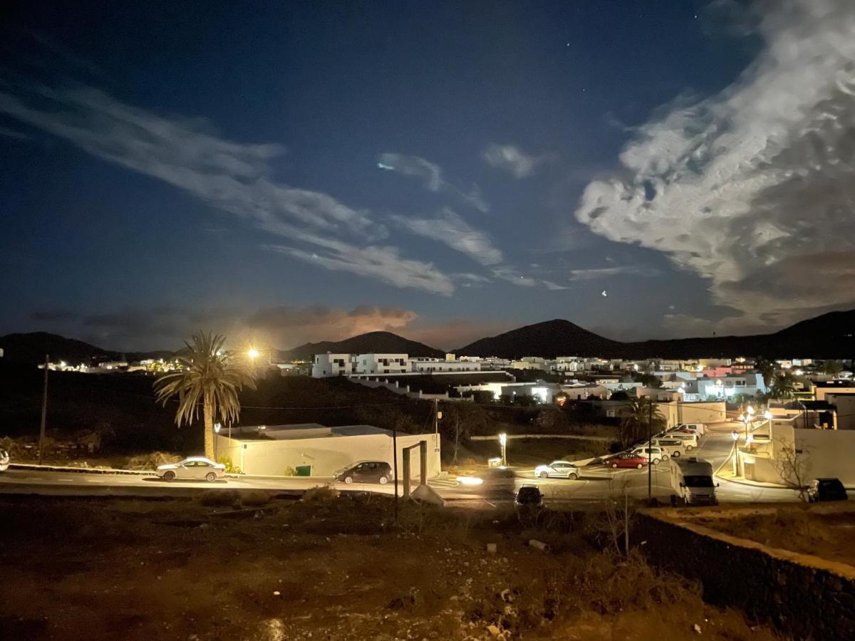 Villa Vulcano Uga Bagian luar foto