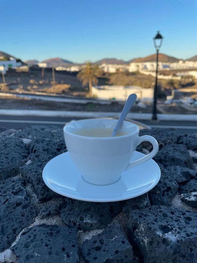 Villa Vulcano Uga Bagian luar foto