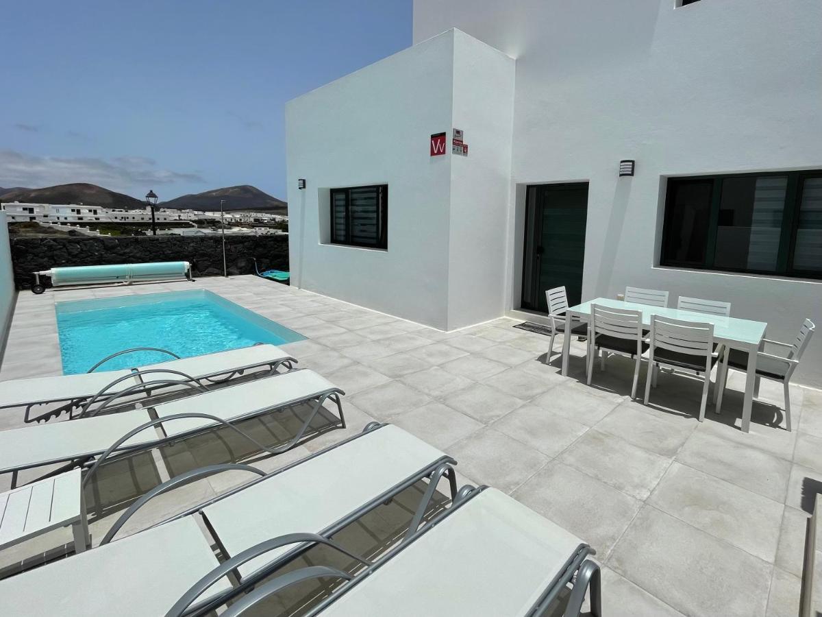 Villa Vulcano Uga Bagian luar foto
